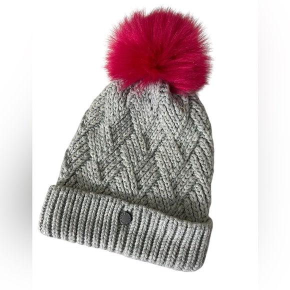 NWOT Express Cable Knit Beanie Gray With Hot Pink Faux Fur Pom OS - Picture 1 of 7